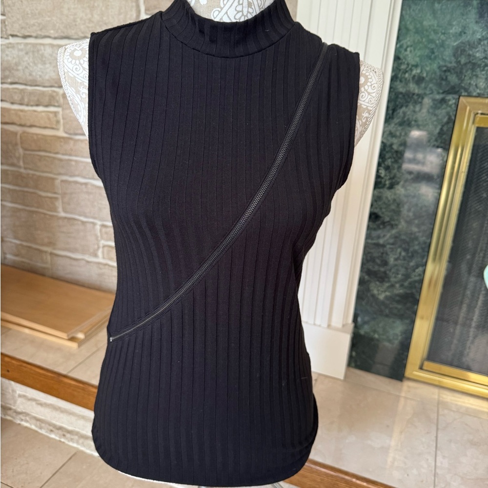 Doe and Rae Black Ribbed mockneck tank top - zipper detail - Size SMALL
